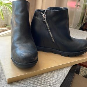 Black Joan of Arctic II  Wedge boots